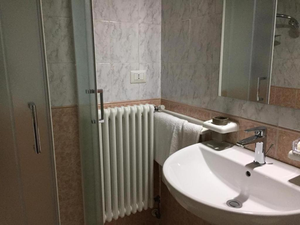 Hotel Ded 1 Checkin A Richiesta Πάρμα Εξωτερικό φωτογραφία